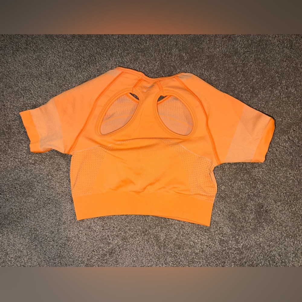 Gymshark Vibrant Orange Crop Top - Picture 2 of 2